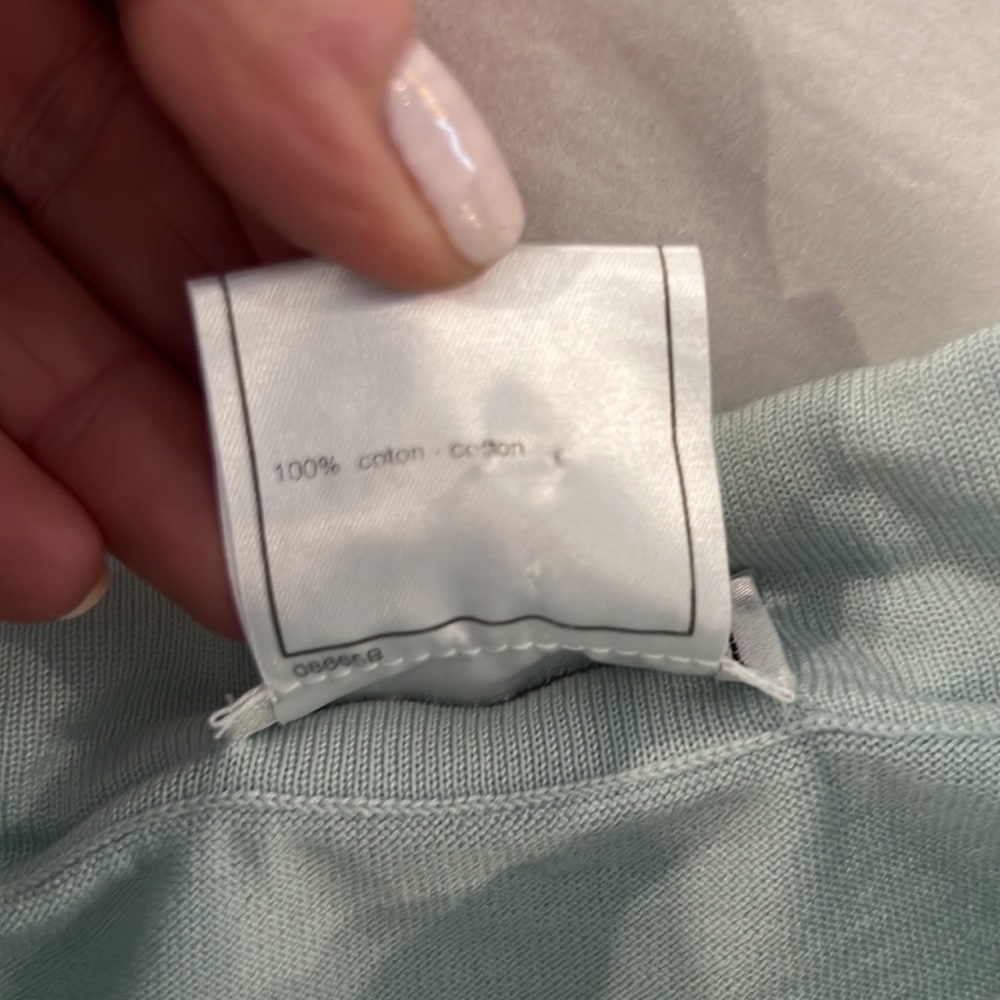 Authentic Chanel sweater - Picture 6 of 7